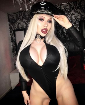 zobMiryamzob de Nord, France